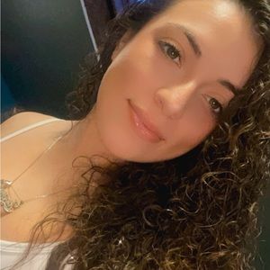 Meet your Posher, Jacquelin